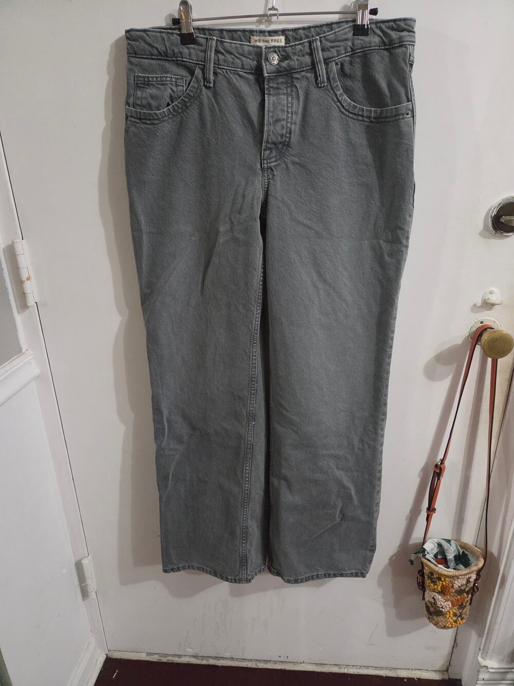 Free people we the free mid rise straight leg jeans 29